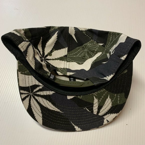 Wuke Flat Bill Snap Back Hat Camo Palm Trees - Picture 2 of 8